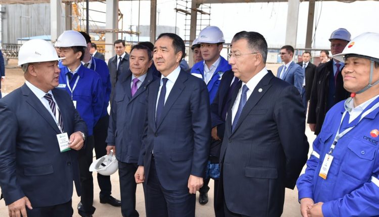 ҚР Премьер-министрі Бақытжан Сағынтаев Шымкенттегі мұнай өңдеу зауытының жұмысымен танысты