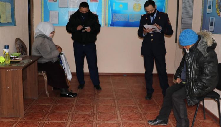 Шымкент: Қайыршылық жасап жүрген азаматтар полицияға жеткізілді