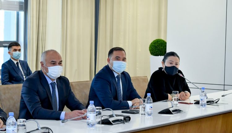 ЕЛОРДАДАН КЕЛГЕН СЫБАЙЛАС ЖЕМҚОРЛЫҚҚА ҚАРСЫ ҚЫЗМЕТТІҢ ӨКІЛДЕРІ ОБЛЫС АКТИВІМЕН КЕЗДЕСУ ӨТКІЗДІ