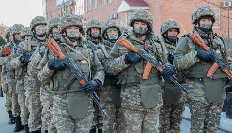 Шымкент гарнизонының әскери бөлімдерінде взводтардың жауынгерлік үйлесімділігі өтуде