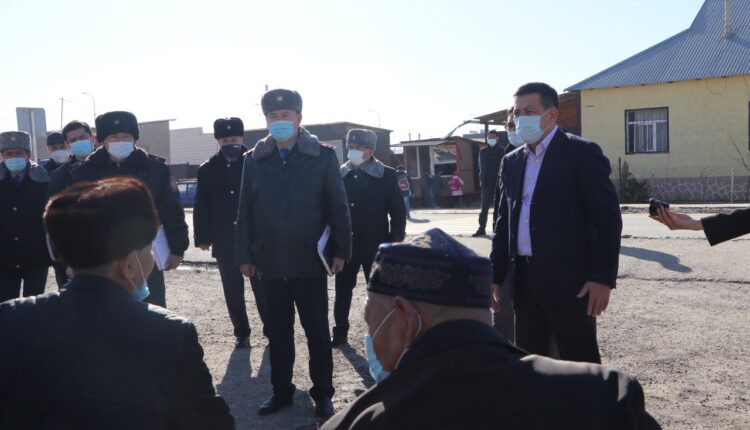 Шымкент қаласы Полиция департаментінің бастығы полиция генерал-майоры Ералы Жумаханбетов Қаратау ауданының тұрғындарымен кездесті.