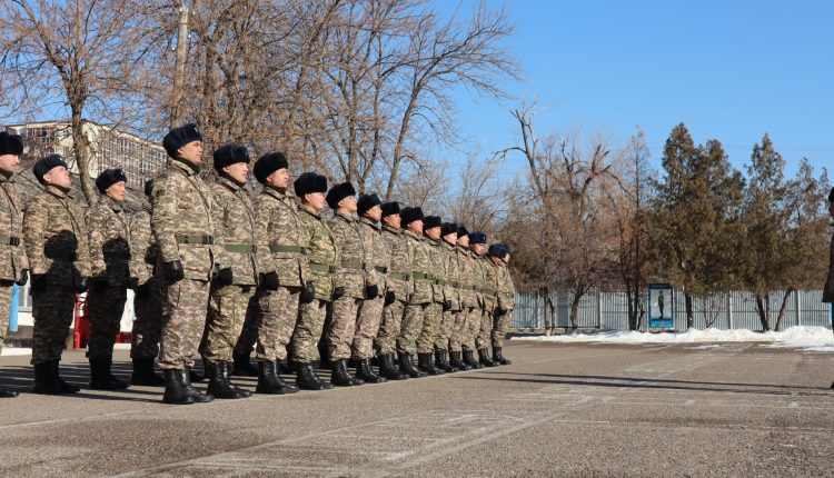 Шымкентте сержанттар командирлік даярлықтан өтуде