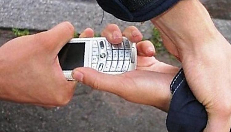 Шымкент: Ұялы телефонын тартып алған үшеу ұсталды